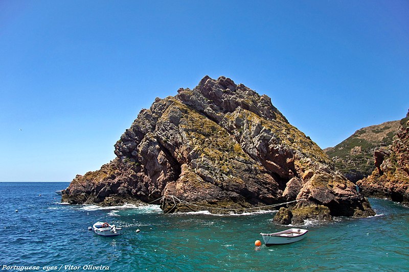 File:Ilha da Berlenga - Portugal (5297079497).jpg