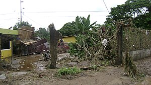 Efectos de la inundación del Río Tena, afluente del Río Napo