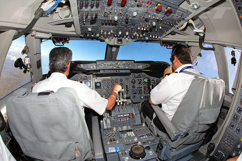 File:Iran Air Boeing 747SP cockpit.jpg