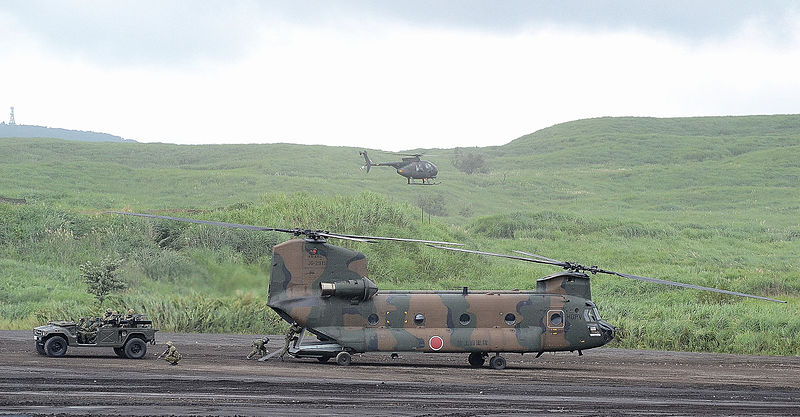 File:JGSDF CH-47 higashi fuji Firing Space.JPG