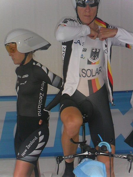 File:Judith Arndt & Linda Villumsen 2012 Valkenburg.JPG