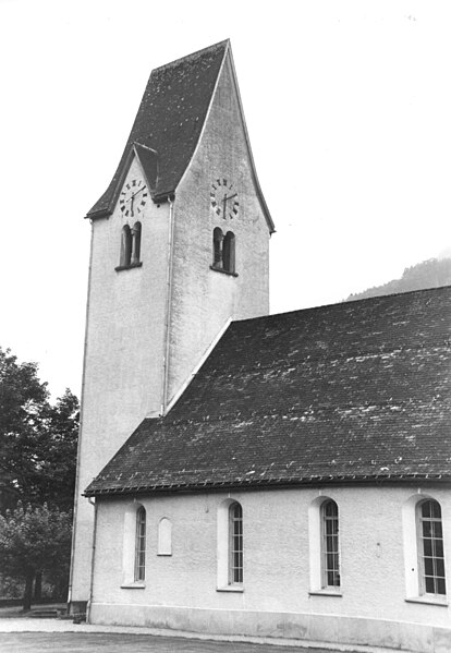 File:Kirche Betschwanden Vor Aussenrenovation 2001.jpg