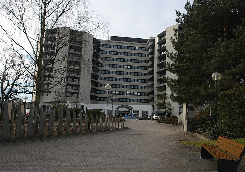 File:Klinikum Bremen-Ost-02.jpg