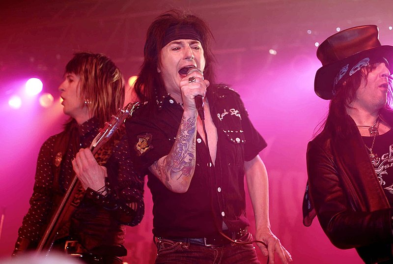 File:L.A.Guns Avrìl 2010.jpg