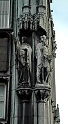 Liège, Palais Provincial03, statuer av Lambert le Bègue og Hugues de Pierrepont.JPG