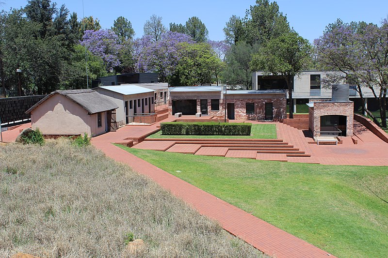 File:Liliesleaf outbuildings.jpg