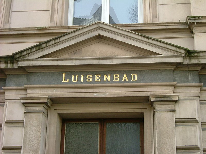 File:Luisenbad Schlossstrasse.JPG