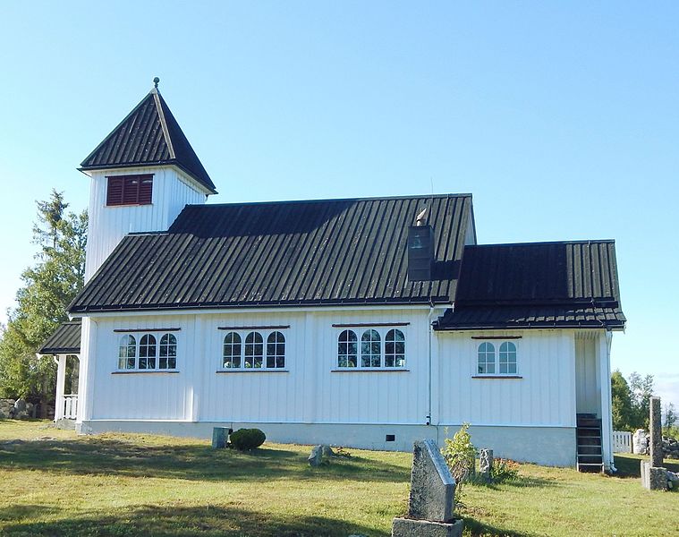 File:Møsstrond kirke.jpg