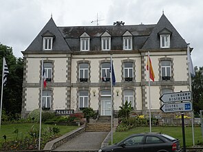 Mûr-de-Bretagne - mairie.JPG