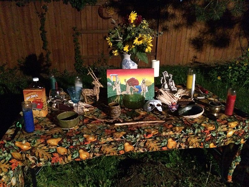 File:Mabon-Fall Equinox 2015 Altar by the Salt Lake Pagan Society, Salt Lake City, UT.jpg