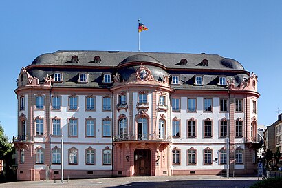 So kommt man zu dem Osteiner Hof mit den Öffentlichen - Mehr zum Ort Hier