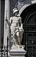 Français : Statue non identifiée à l'entrée de l'arsenal de Venise.