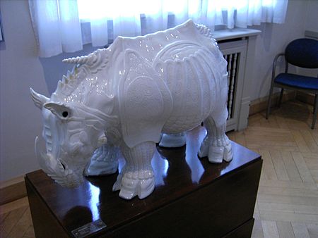 Tập tin:Meissen-Porcelain-Rhinoceros.JPG