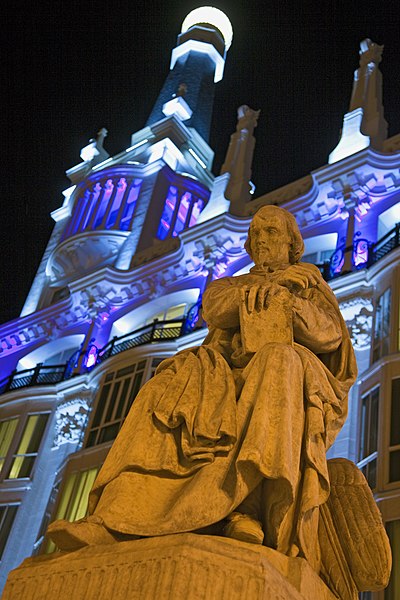 File:Monumento a Calderón de la Barca (Madrid) 09.jpg