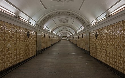 Станция метро театральная. Московский метрополитен станция Театральная. Театральная (станция метро, Москва). Станция метро Охотный ряд и Театральная и площадь революции. Станция метро площадь Свердлова.