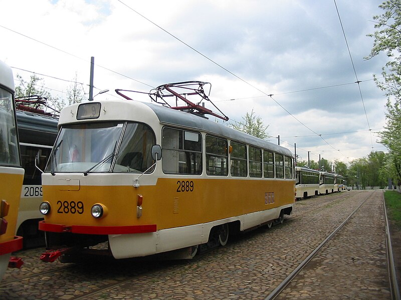 File:Moscow tram 2889 2005-05 1116081625 Bauman tram depot Tatra T3.jpg