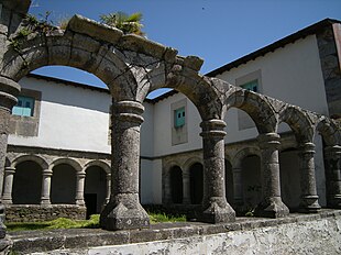 Mosteiro de Santa María de Ferreira de Pallares, Guntín.jpg