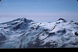 Gunung Denison dan Gunung Steller.jpg