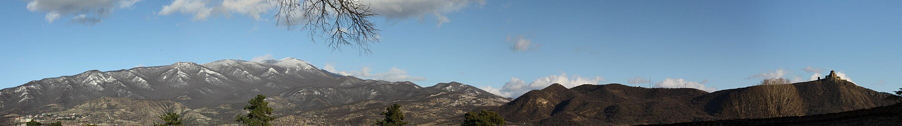 Mtsheta dağları.jpg