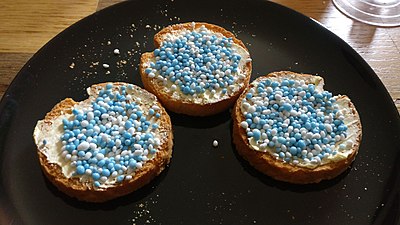 Beschuit met muisjes (traktatie tijdens kraamvisite, 2018)