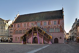 Hôtel de ville et place de la Réunion