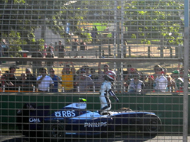 Nakajima retired on lap 18 bringing out the safety car.