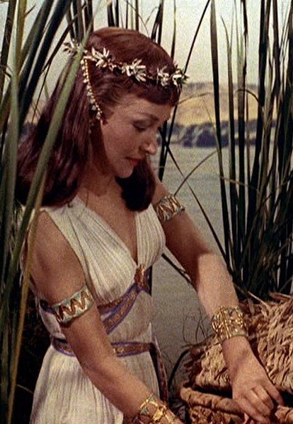 File:Nina Foch in profile in The Ten Commandments trailer (cropped).jpg