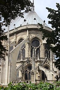 Notre-Dame de Paris, Chor­ober­gaden bald nach 1220 vergrößert