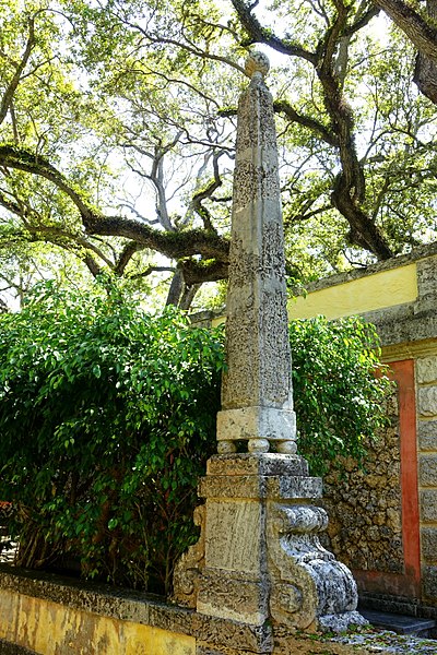 File:Obelisk - Vizcaya Museum and Gardens - Miami, Florida - DSC08655.jpg