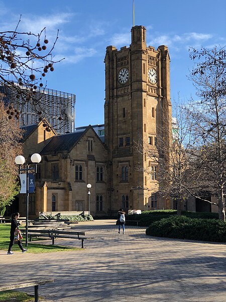 450px-Old_Arts_Building_University_of_Melbourne_2018.jpg (450×600)