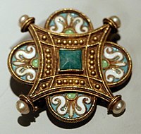 médailles d'or Castellani, faits à l'imitation de l'ancienne en partie en incorporant des matériaux originaux, 19ème siècle, broche 02.jpg