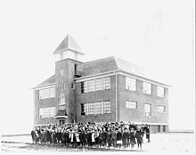 The public school in 1918 Osnabrock school north dakota.jpg