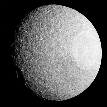 Tập_tin:PIA18317-SaturnMoon-Tethys-Cassini-20150411.jpg