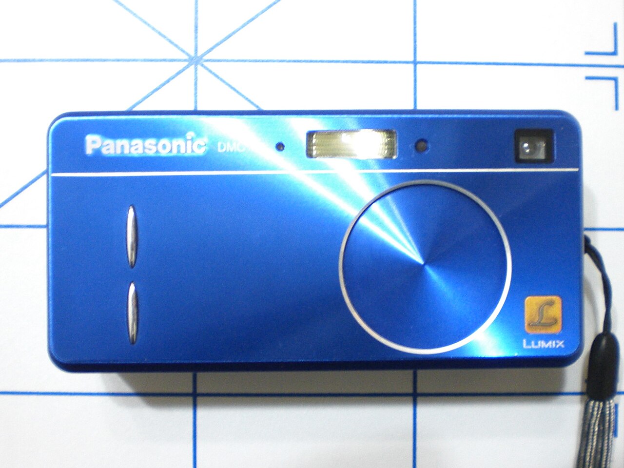 Kwadrant Paradox crisis File:Panasonic Lumix DMC-F1 face.jpg - Wikimedia Commons