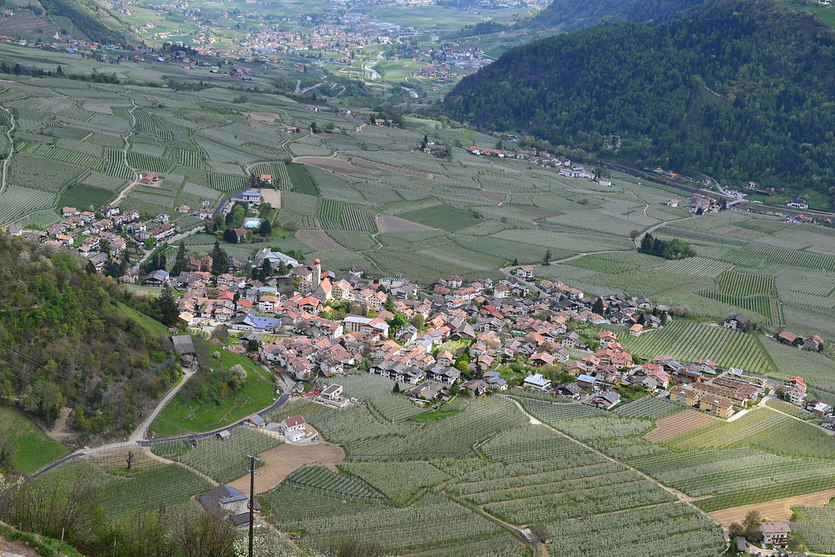 Walber. Барбьяно Коммуны провинции Больцано. Haut Adige. Parchin. Partschins qeqenmeran.