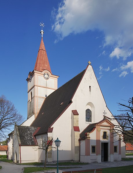 File:Pfarrkirche Pyhra 1.jpg