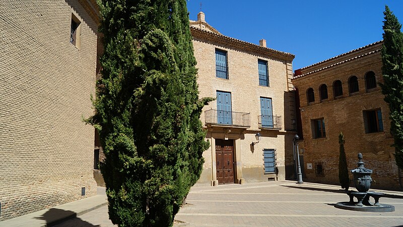 File:Plaza de los Fueros de Villafranca (Navarra).jpg