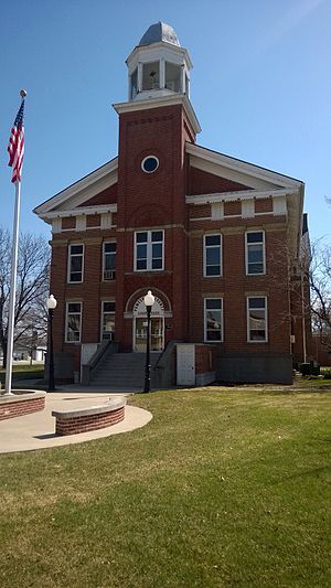 Poweshiek County IA Courthouse.jpg