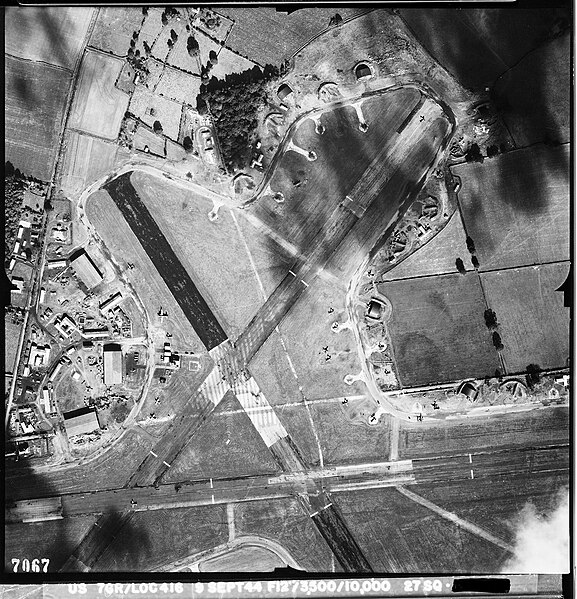 File:RAF Atcham - 9 Sep 1944 7067.jpg