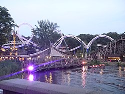 Achterbahnen am Abend Efteling.jpg