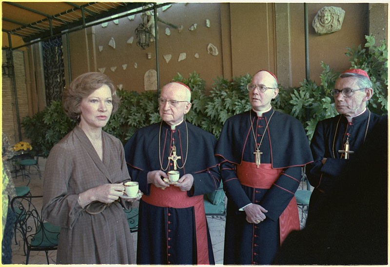 File:Rosalynn Carter with American Cardinals in Rome for Pope Paul VI's funeral - NARA - 180757.jpg