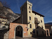 Scorcio, con l'edificio adibito a caserma dei carabinieri