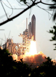 STS-105 human spaceflight