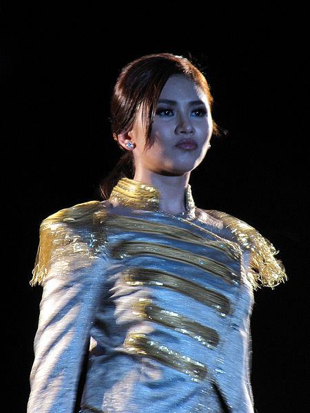 Sarah Geronimo as Lara in 2004 film