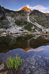 Canyon Creek Lakes Sawtooth Alpenglow (3628737331).jpg