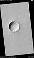 Imagen HiRISEdel sistema de marcas radiales de un cráter simple en el flanco sureste de Elysium Mons.