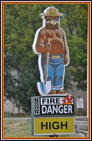 File:Smokey Bear @ San Luis Obispo, Fire Department - panoramio.jpg