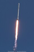 Explosión SpaceX Falcon9 CRS7 (18618954464).jpg