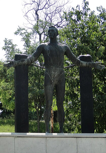 File:Statue of Szajnowicz Iwanow.JPG