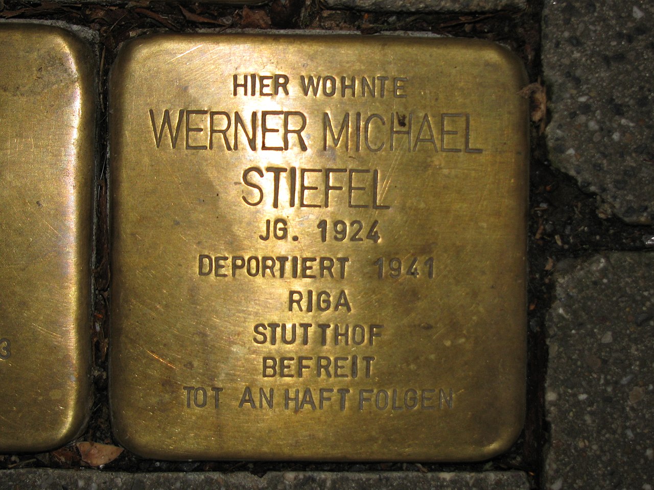 Stolperstein Werner Michael Stiefel, 1, Grüner Weg 5, Mitte, Kassel.jpg